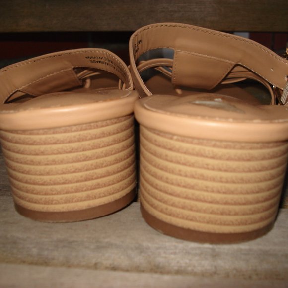 CREAM/BEIGE FLIP FLOPS/SANDALS SIZE 10M - Picture 3 of 6